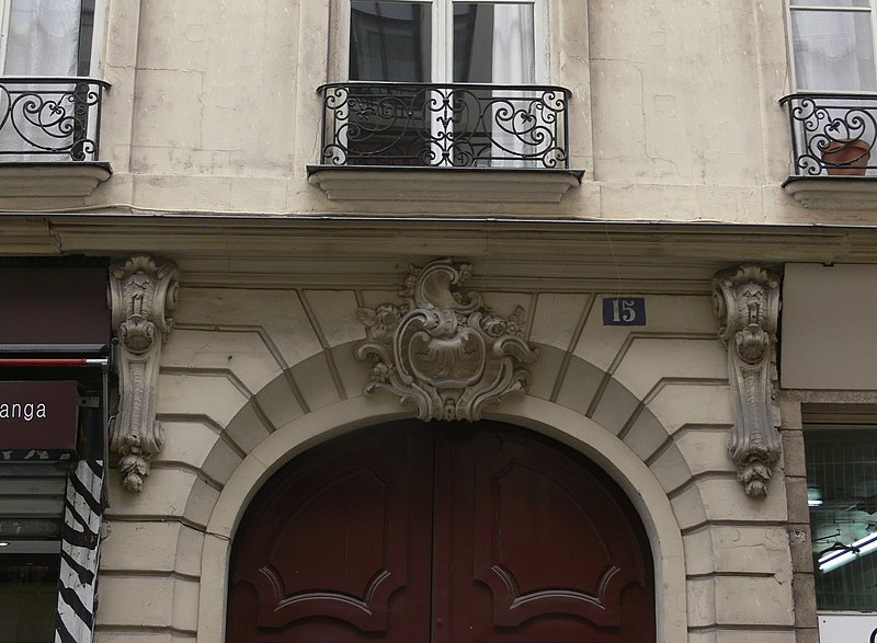 File:Paris - 15 rue d'Aboukir - haut portail.jpg