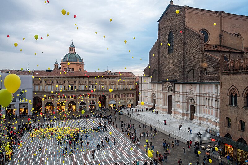 File:Piazza Maggiore, World Food Day 2015.jpg