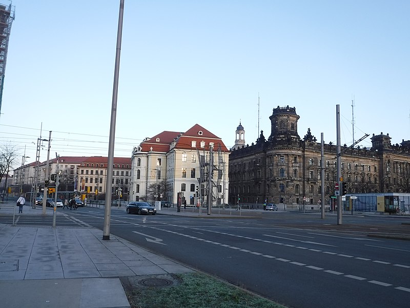 File:Pirnaischer Platz 2016 2.jpg