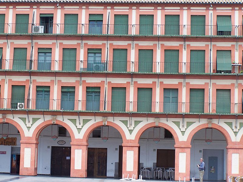 File:Plaza de la Corredera detalle, Córdoba, España.JPG