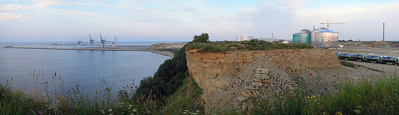 File:Port of Sillamäe, Aug 2008, 2.jpg