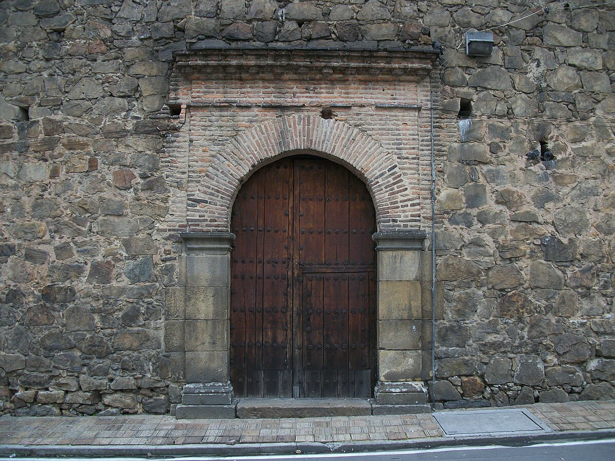 Portal iglesia Santa Clara.jpg