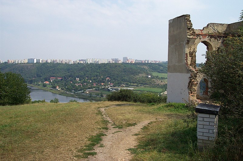 File:Praha, Dejvice, Baba, pohled na Podhoří II.JPG