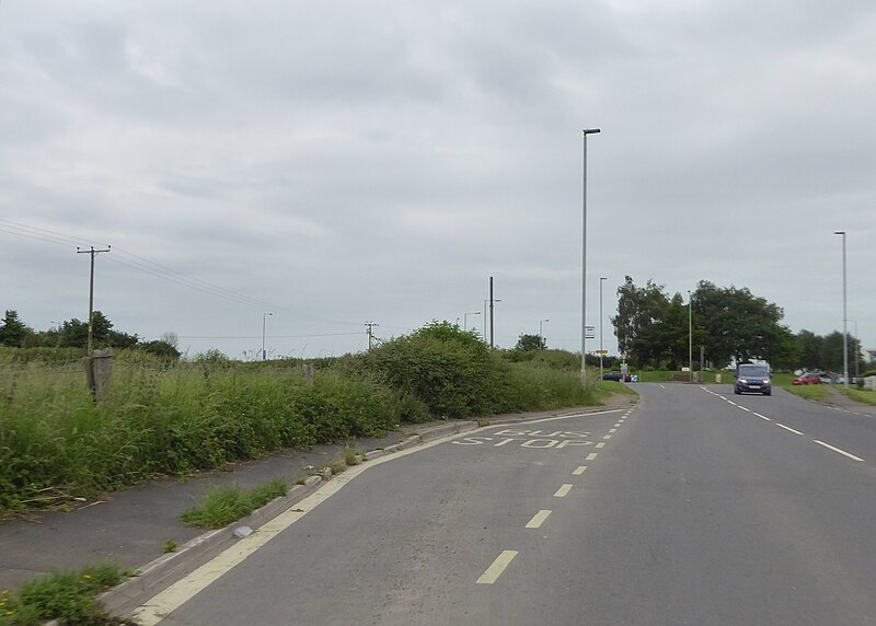 File:Prince of Wales bus stop, Royal Wootton Bassett - geograph.org.uk - 5870441.jpg