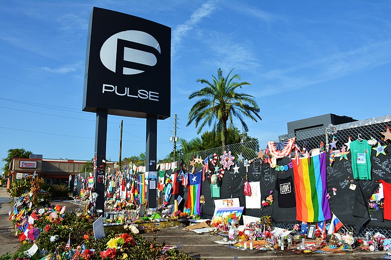 File:Pulse fence memorials.jpg