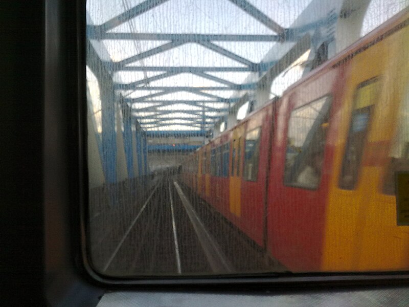 File:QEII Metro bridge northbound with train passing 2010-03-01.jpg