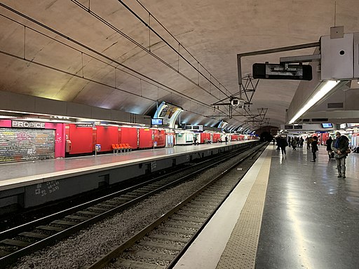 Quais RER A Gare Nation Paris 9