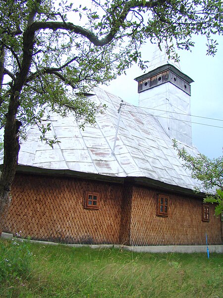 File:RO MM Remecioara wooden church 8.jpg