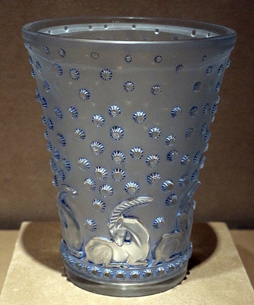 File:René lalique, vaso ajaccio, vetro, 1920 ca.jpg