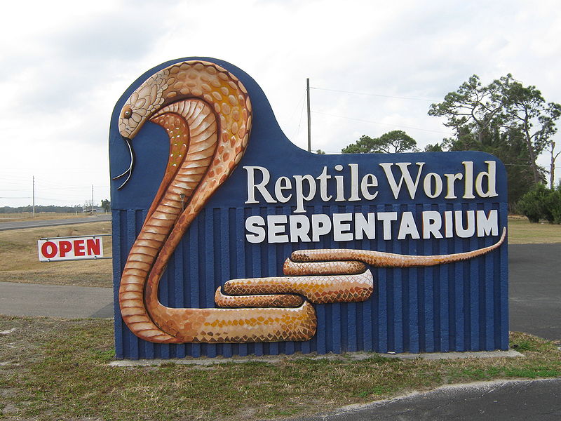 File:Reptile World Serpentarium sign 02.jpg