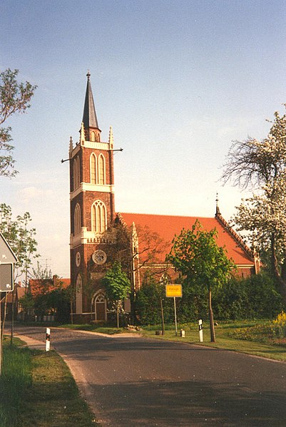 File:Riesigk-Kirche.jpg