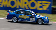 Huff driving the Chevrolet Lacetti WTCC car at Brands Hatch in 2008. Robert Huff 2008 Brands Hatch.jpg