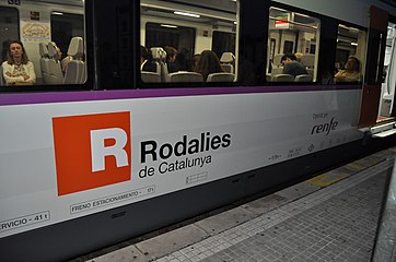 Logotipo de Rodalies de Catalunya en un Civia.