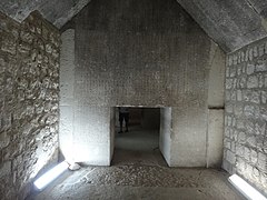 L'interno della camera funeraria di Teti