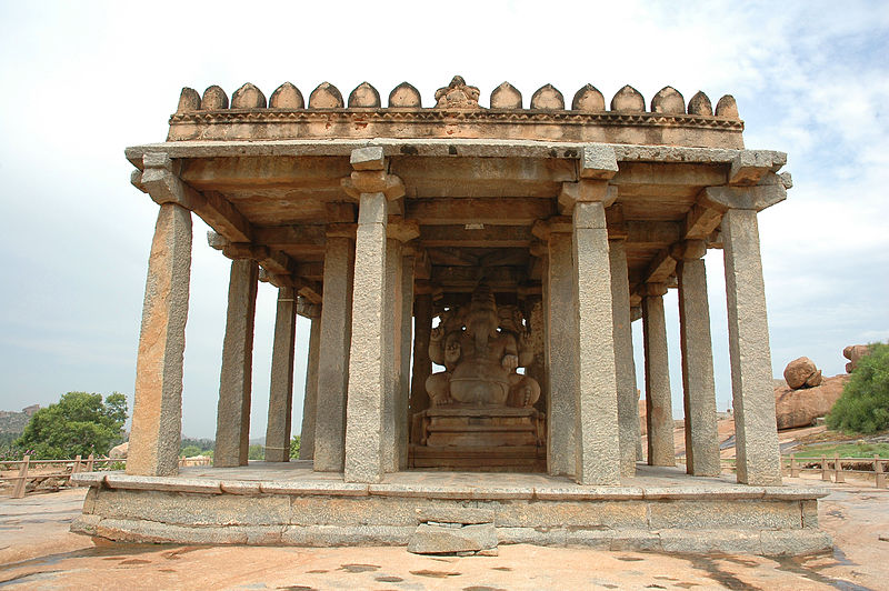 File:Sasivekaalu Ganappa, Hampi.jpg