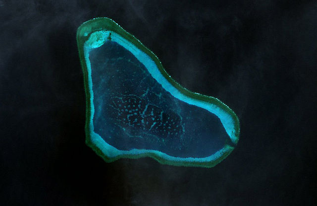 Landsat 7 image of Scarborough Shoal in 2000