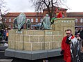 Braunschweig soll die Gegend sein, aus der Till Eulenspiegel stammt. Hier der Eulenspiegelbrunnen.