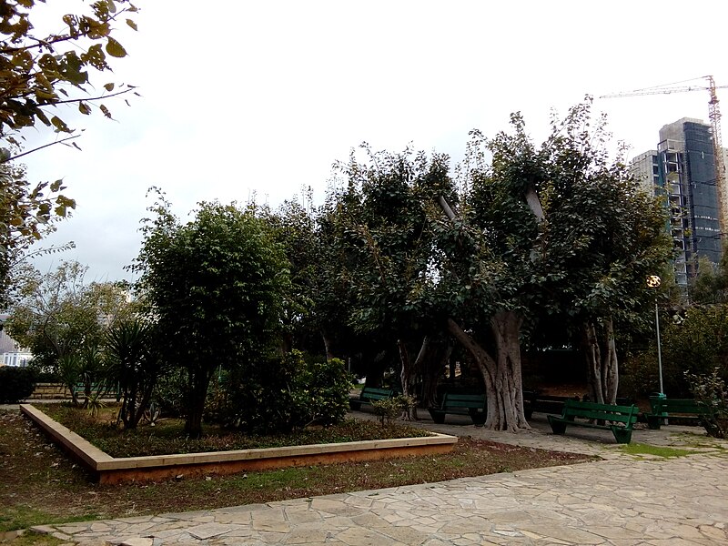 File:Sioufi Garden Achrafieh District 01.jpg