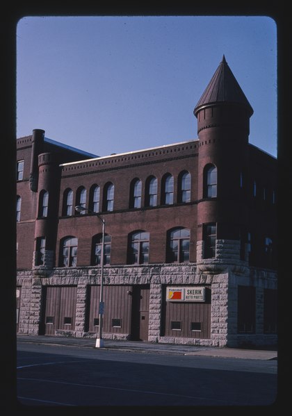 File:Skerik Auto Parts, Burlington, Iowa LCCN2017707669.tif