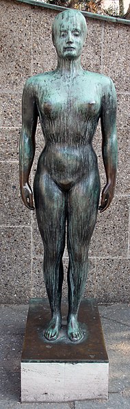 File:Skulptur Mecklenburgische Str 76 (Wilmd) Olympionike&Demetros Anastasatos&1961.jpg