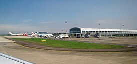 Terminal 3 del Aeropuerto Internacional Soekarno-Hatta apron.jpg