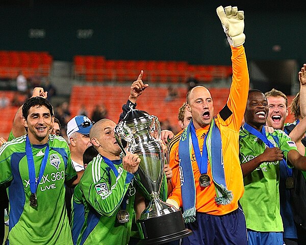 Players celebrate after winning the 2009 U.S. Open Cup.