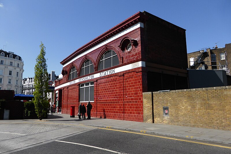 File:South Kensington Station (17010056889).jpg