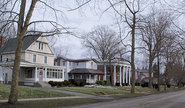 The South Lincoln Avenue Historic District, noted for examples of Mid 19th Century Revival, Victorian, and Federal architecture.