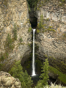 Spahats Falls and deposits of volcanic rock