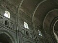 Faux triforium composé de triple arcature (aveugle et ajourée) par travée, cathédrale d'Autun.