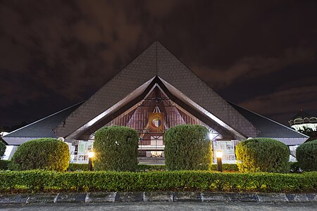 Fail:St_Joseph_Church,_Kuching,_Malaysia.jpg