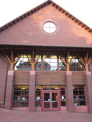 The Blackfriars Playhouse, exterior Staunton, Virginia (6262010365).jpg