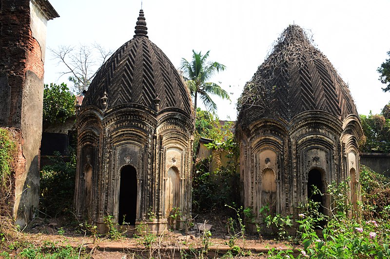 File:Straight shot of Two Octagonal Chala temple inside the Ruined Rang Mahal Palace at Mankar in Purba Bardhaman District.jpg