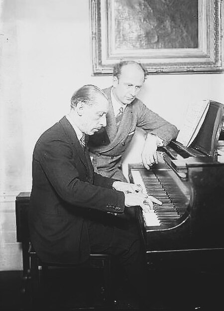 Tập_tin:Stravinsky_and_Fulwaagder_at_piano.jpg