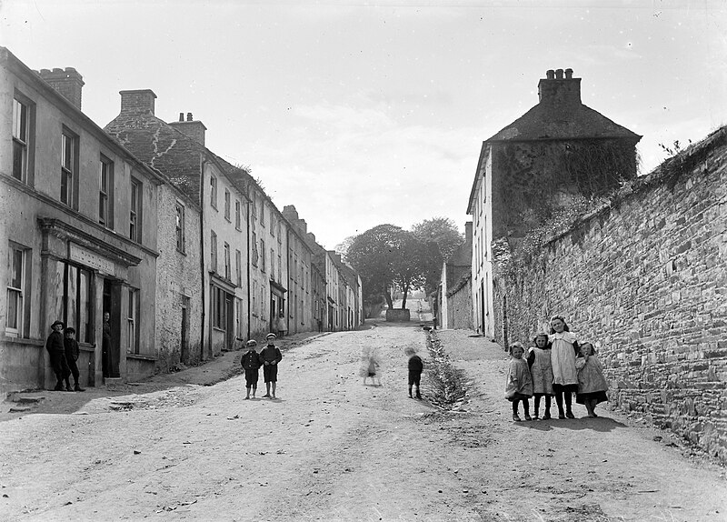 File:Street scene in Castletownshend County Cork Ireland (16388695225).jpg