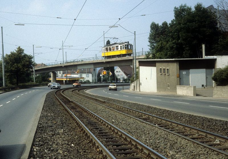 File:Stuttgart-ssb-sl-10-zahnradbahn-681417.jpg