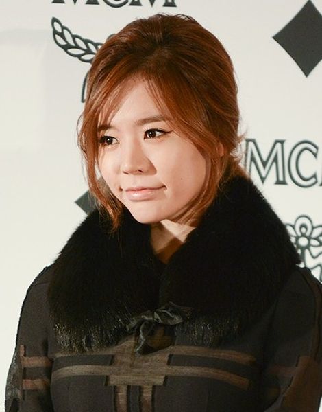 File:Sunny at MCM SS collection fashion show, 26 November 2013.jpg