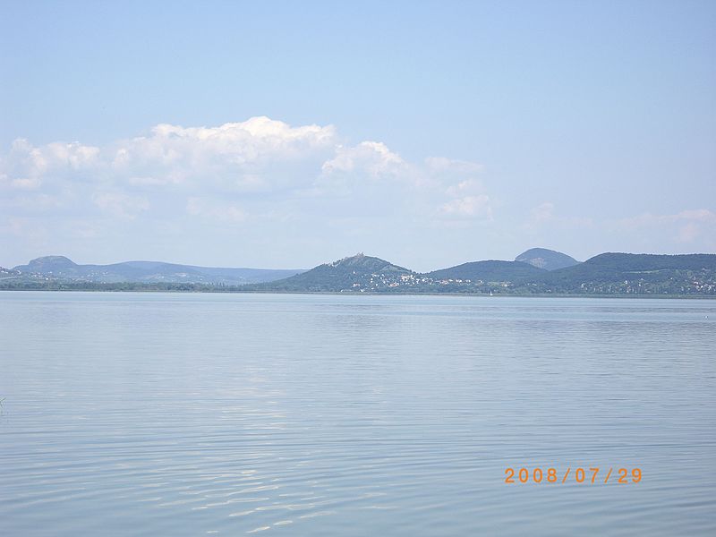 File:Távolban a Szigligeti vár - panoramio.jpg