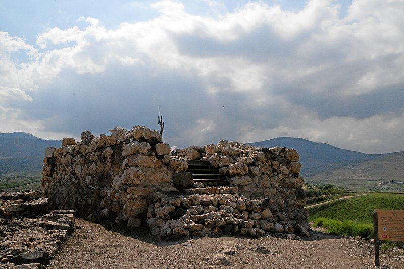 File:Tel-hazor-national-park-zitadelle-turm.JPG