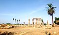 Der Tempel von Al-Madamud nahe Luxor aus griechisch-römischer Zeit von Osten gesehen