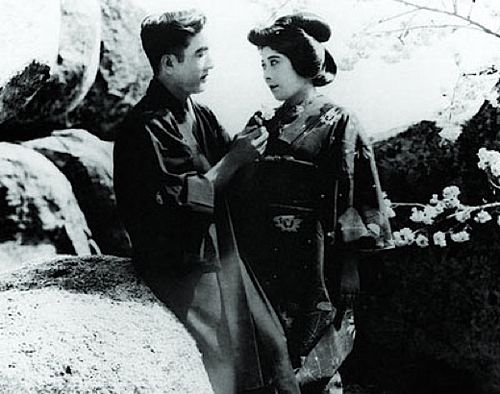 Hayakawa and his wife, Tsuru Aoki, in the 1919 film The Dragon Painter