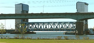 <span class="mw-page-title-main">Tomlinson Lift Bridge</span> Bridge in Connecticut, United States