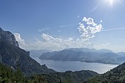 Der Traunsee mit dem Höllengebirge im Salzkammergut