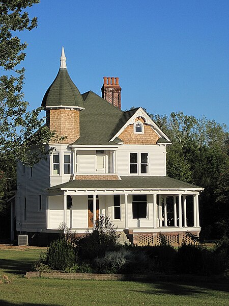 File:Tupelo MS Old Superintendent-s house Tupelo fish hatchery 02.JPG