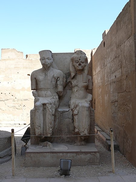 Tập_tin:Tutankhamun_at_Luxor_temple.jpg