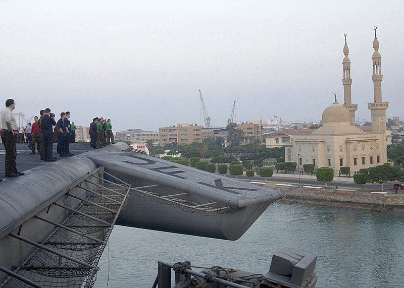 File:US Navy 020724-N-3397A-003 CV 67 passes through Suez Canal.jpg