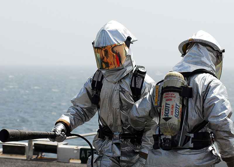 File:US Navy 080905-N-2183K-067 Crash and salvage crew members wearing proximity suits participate a flight deck fire drill aboard the amphibious assault ship USS Peleliu (LHA 5).jpg