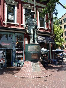 Gassy Jack est souvent considéré comme le fondateur de la cité de Vancouver. Le monument en son honneur est érigé dans le quartier de Gastown.