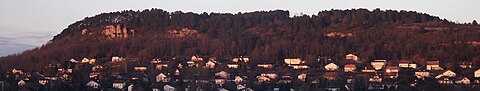 Le plateau du Sabot de Frotey, où se trouve l'aérodrome, et les habitations de la commune de Frotey-lès-Vesoul en contrebas.