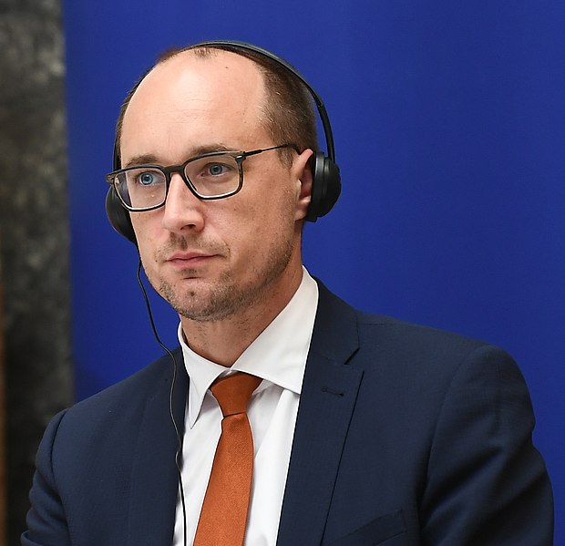 File:Vincent Van Peteghem at EPP Summit, 15 October 2020 (50488768457) (cropped).jpg